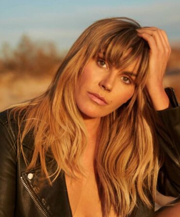 A portrait of a woman