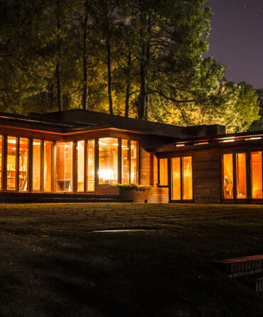 Rosenbaum House at night